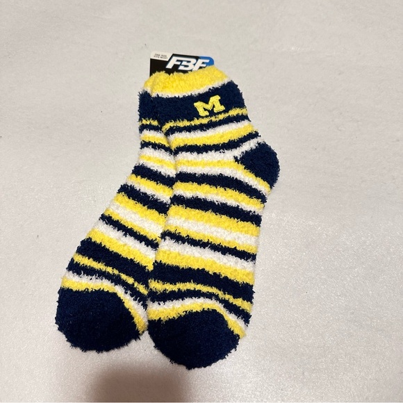 University of Michigan Soft Socks - Picture 1 of 7